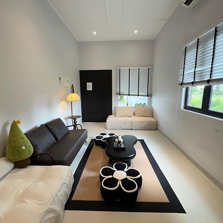Zen Retreat Glass Pool Villa Тайпинг Экстерьер фото